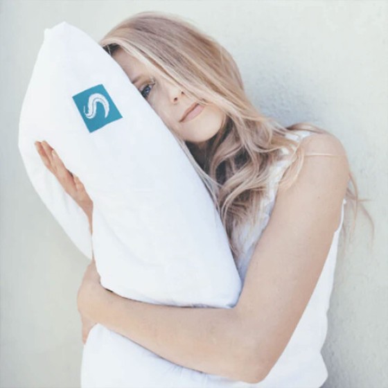 Sleepgram ベッドサポートピロー、柔らかい低アレルギー調整可能ピロー、取り外し可能なマイクロファイバーカバー付き、クイーンサイズ、ホワイト